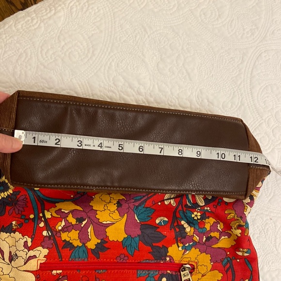 Sakroots Peace, Medium Tote Satchel, Crimson Flower - Picture 16 of 16